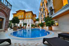 Seven Hills Palace Hotel
