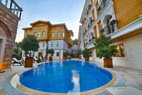 Seven Hills Palace Hotel