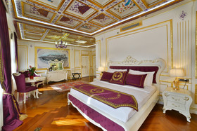 Seven Hills Palace Hotel