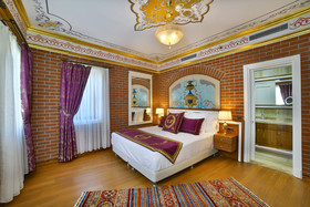 Seven Hills Palace Hotel