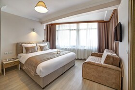 Seven Roses Apart Hotel