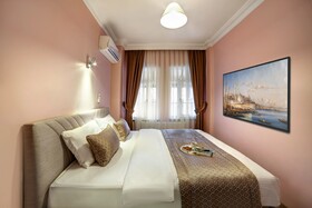 Seven Roses Apart Hotel