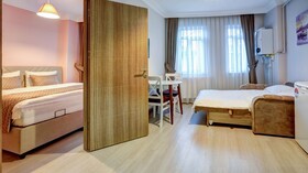 Seven Roses Apart Hotel