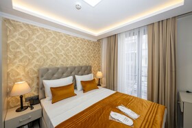 Skystar Deluxe Hotel