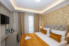 Skystar Deluxe Hotel