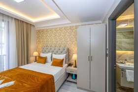 Skystar Deluxe Hotel