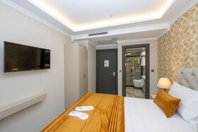 Skystar Deluxe Hotel