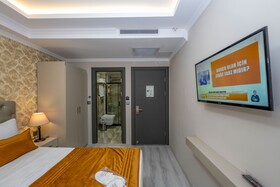 Skystar Deluxe Hotel