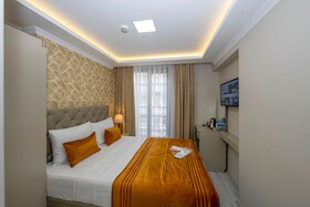 Skystar Deluxe Hotel