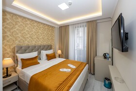 Skystar Deluxe Hotel