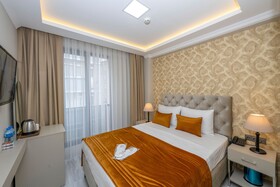 Skystar Deluxe Hotel