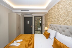 Skystar Deluxe Hotel