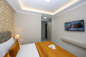 Skystar Deluxe Hotel