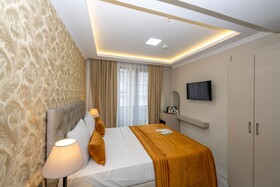 Skystar Deluxe Hotel