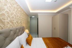 Skystar Deluxe Hotel