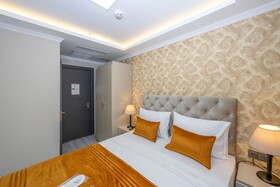 Skystar Deluxe Hotel