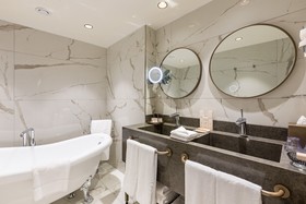 Stayso The House Hotel