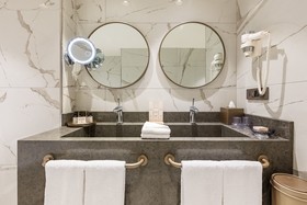 Stayso The House Hotel