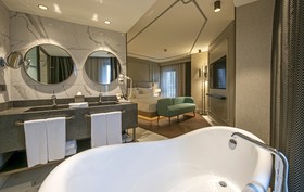 Stayso The House Hotel