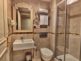 Taksim Metropark Hotel