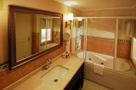 Taksim Metropark Hotel