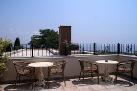 Tashkonak Hotel