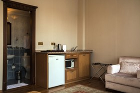 Tashkonak Hotel
