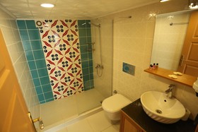 Tashkonak Hotel