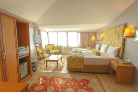 Tashkonak Studio Suites