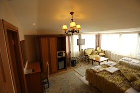 Tashkonak Studio Suites