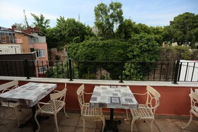 Tashkonak Studio Suites