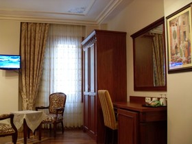 Tashkonak Studio Suites