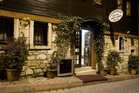 Tashkonak Studio Suites