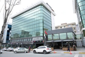 The Hera Platinum Hotel