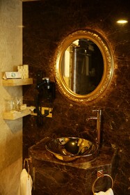 The Hera Platinum Hotel