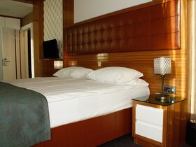 The Hera Platinum Hotel