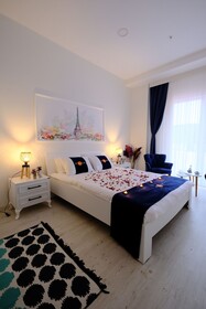 The Sunshine Otel
