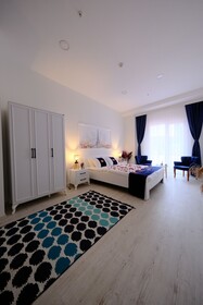 The Sunshine Otel