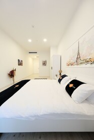 The Sunshine Otel