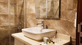 The White Orient Hotel