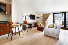 The White Orient Hotel