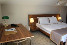 Upsuites Hotel