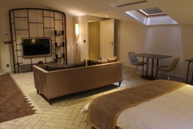 Upsuites Hotel