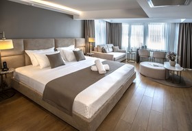 Valente Suites & Hotel
