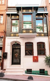 Villa Pera Suite Hotel