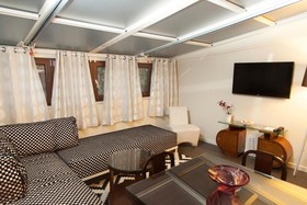 Villa Pera Suite Hotel