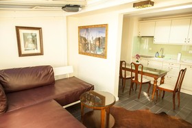 Villa Pera Suite Hotel