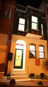 Villa Pera Suite Hotel