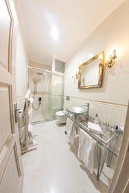 Villa Pera Suite Hotel