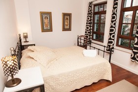 Villa Pera Suite Hotel